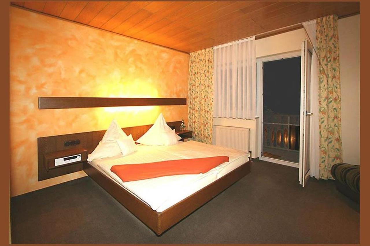 Hotel Zur Krone Ronneburg  المظهر الخارجي الصورة