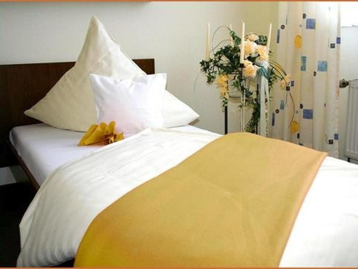 Hotel Zur Krone Ronneburg  المظهر الخارجي الصورة